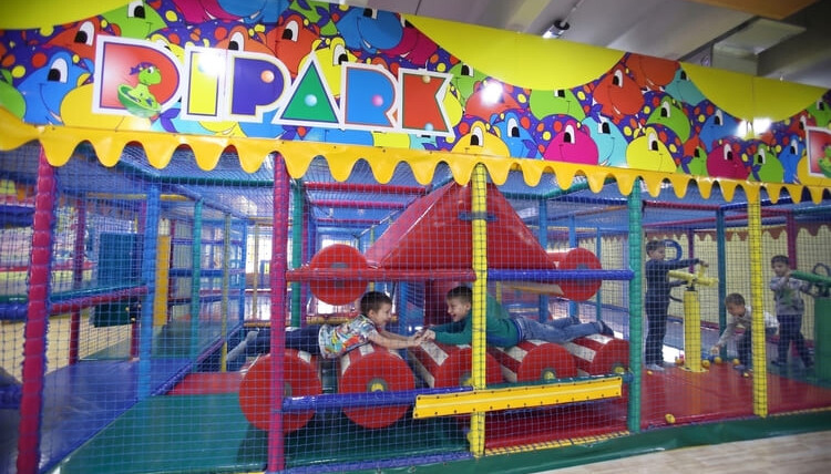 dipark bimbi sui rulli e ai cannoni sparapalline