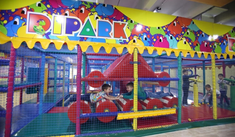dipark bimbi sui rulli e ai cannoni sparapalline