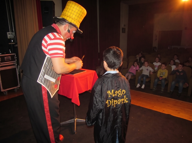 mago-clown-micromagia-scaled